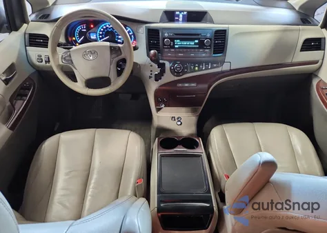 2013 Toyota Sienna Xle from USA, damaged, VIN 5TDYK3DC8DS313836